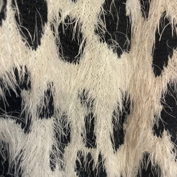 Oliver black and cream animal print hombre open cardigan eyelash furry size 2X - Picture 5 of 6
